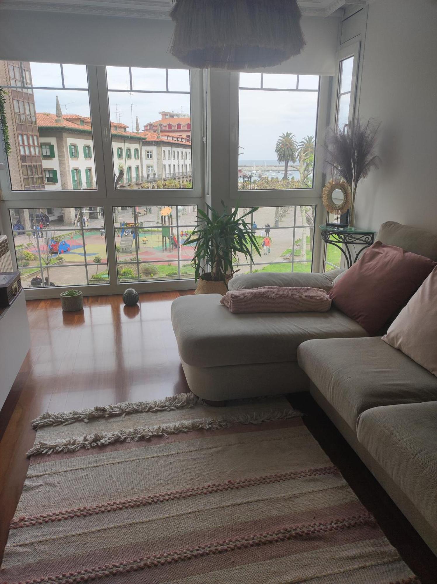 Precioso Piso Con Garaje En El Centro De Castro Urdiales Apartment Luaran gambar